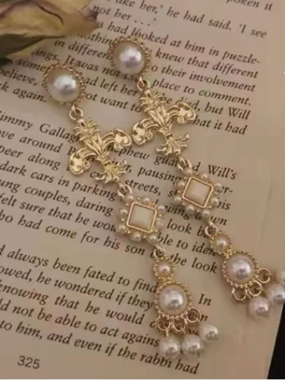 Elegant Gold Pearl Drop Earrings - Women Jewelry